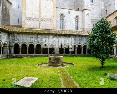 Le cloître roman de la cathédrale de Gérone - Cathédrale de Sainte Marie de Gérone - Espagne Banque D'Images