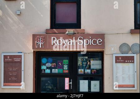 Kilkenny, Irlande - 20 avril 2022 : le restaurant indien Royal Spice à Kilkenny, Irlande. Banque D'Images