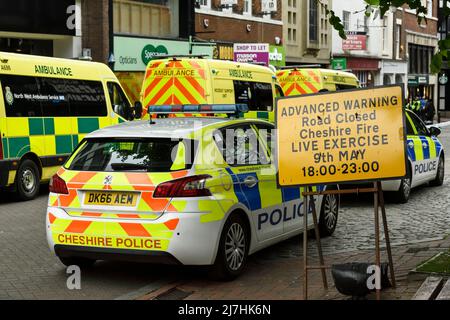 Deva Flame exercice de formation multi-agences dirigé par Cheshire Fire and Rescue Service qui a lieu à la discothèque Rosies Northgate Street Chester UK Banque D'Images