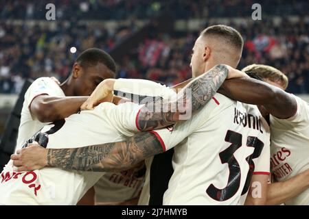 Vérone, Italie. 08th mai 2022. Les joueurs de l'AC Milan célèbrent pendant Hellas Verona FC vs AC Milan, football italien série A match à Vérone, Italie, mai 08 2022 crédit: Agence de photo indépendante/Alamy Live News Banque D'Images