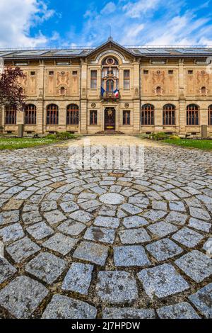 Façade classique du musée national Adrien Dubouche Musée de la céramique et de la poterie à Limoges, haute-Vienne (87), France. Banque D'Images