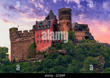 Château de Schonburg sur la rive du Rhin en Allemagne Banque D'Images