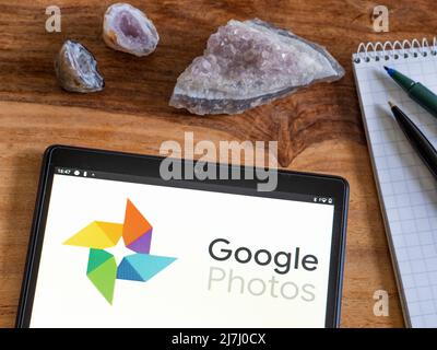 Allemagne. 09th mai 2022. Dans cette illustration, le logo Google photos apparaît sur une tablette. (Photo par Igor Golovniov/SOPA Images/Sipa USA) crédit: SIPA USA/Alay Live News Banque D'Images