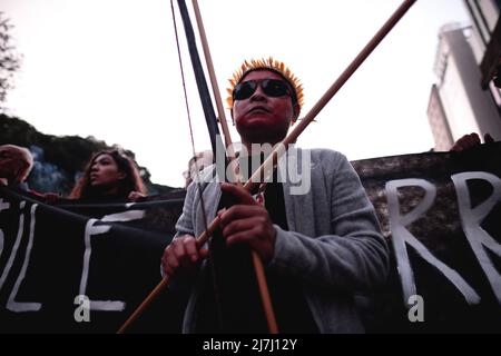 Sao Paulo, Brésil. 09th mai 2022. SP - Sao Paulo - 05/09/2022 - SAO PAULO, AGIR EN FAVEUR DES YANOMAMI - les manifestants lors d'un acte en faveur du peuple Yanomami, sur l'avenue Paulista, région centrale de la ville de Sao Paulo, ce lundi (09). Les manifestants appellent à la fin de l'exploitation minière illégale qui a lieu à l'intérieur des réserves indigènes et à la fin de l'extermination du peuple Yanomami. Photo: Ettore Chiereguini/AGIF/Sipa USA crédit: SIPA USA/Alay Live News Banque D'Images