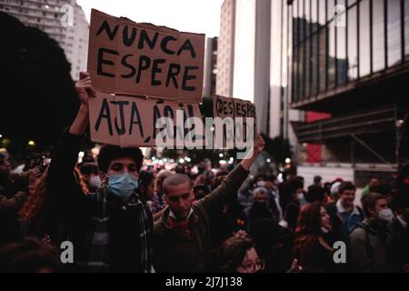 Sao Paulo, Brésil. 09th mai 2022. SP - Sao Paulo - 05/09/2022 - SAO PAULO, AGIR EN FAVEUR DES YANOMAMI - les manifestants lors d'un acte en faveur du peuple Yanomami, sur l'avenue Paulista, région centrale de la ville de Sao Paulo, ce lundi (09). Les manifestants appellent à la fin de l'exploitation minière illégale qui a lieu à l'intérieur des réserves indigènes et à la fin de l'extermination du peuple Yanomami. Photo: Ettore Chiereguini/AGIF/Sipa USA crédit: SIPA USA/Alay Live News Banque D'Images