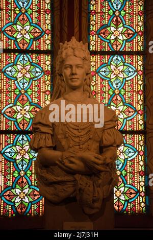 Sculpture de l'impératrice Elisabeth d'Autriche et de la reine de Hongrie à l'église Saint-Matthias, Budapest, Hongrie. Banque D'Images