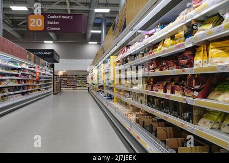 Londres, Royaume-Uni, 9th mai 2022. Selon une enquête menée par la Food Foundation, un organisme de bienfaisance indépendant, un adulte sur sept a été privé de nourriture, a sauté des repas ou a réduit la taille des portions au cours du mois dernier. Au cours des trois derniers mois, le nombre de personnes en difficulté a augmenté de 57% dans un contexte d'inflation croissante de 7% et devrait augmenter encore à 10%. Crédit : onzième heure Photographie/Alamy Live News Banque D'Images