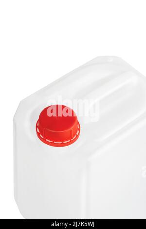 Contenant contenant une substance liquide. Jerricane en plastique blanc avec couvercle rouge isolé sur fond blanc. Image d'un désinfectant, d'un détergent Banque D'Images