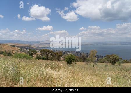 Vue sur la Galilée avec la ville de Tibériade et la mer de Galilée Banque D'Images