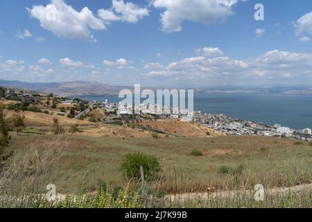 Vue sur la Galilée avec la ville de Tibériade et la mer de Galilée Banque D'Images