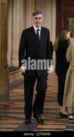 Le ministre pour les opportunités du Brexit Jacob Rees-Mogg traverse le lobby central avant l'ouverture de l'État du Parlement à la Chambre des Lords au Palais de Westminster à Londres. Date de la photo: Mardi 10 mai 2022. Banque D'Images