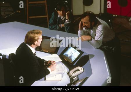 Broadcast News année : 1987 USA Directeur :James L. Brooks William Hurt, James L. Brooks photo de tournage Banque D'Images