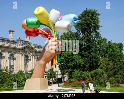 Bouquet de tulipes de Jeff Koons, dédié à l'amitié entre la France et les Etats-Unis, et aux victimes d'attentats terroristes, Paris, FR. Banque D'Images