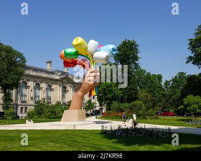 Bouquet de tulipes de Jeff Koons, dédié à l'amitié entre la France et les Etats-Unis, et aux victimes d'attentats terroristes, Paris, FR. Banque D'Images