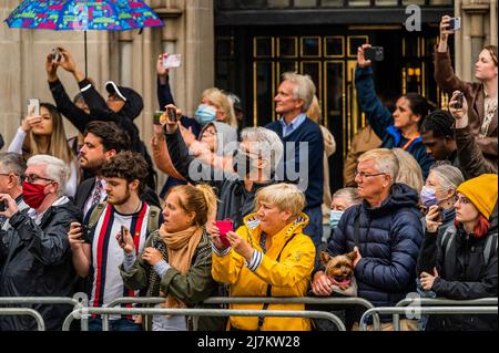 Londres, Royaume-Uni. 10th mai 2022. Le Prince Charles et le prince William assistent à l'ouverture du Parlement à titre de remplaçants de la Reine, qui a décidé de ne pas prononcer le discours de la Reine pour la troisième fois de son règne. C'était sur avis médical. Crédit : Guy Bell/Alay Live News Banque D'Images