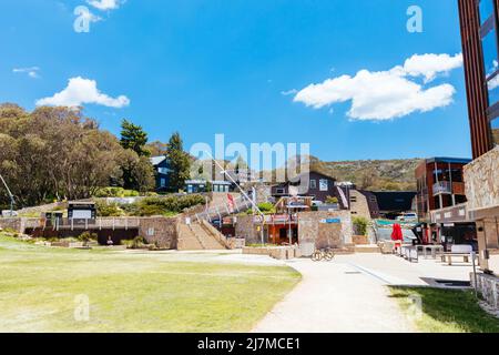 Falls Creek Village en été en Australie Banque D'Images