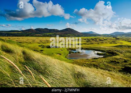 Vue surélevée sur un parcours de golf Links, Ballyliffin, Inishowen, Comté de Donegal, Irlande Banque D'Images