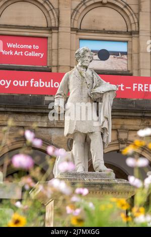 Statue de William Etty à l'extérieur de la York Art Gallery, York, North Yorkshire, Royaume-Uni Banque D'Images