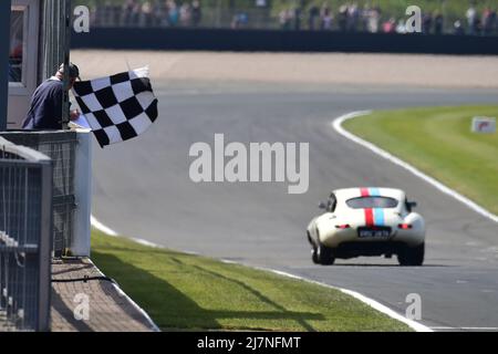 Danny Winstanley, Jaguar E-Type, prend le drapeau, défi classique Jaguar pour les voitures Jaguar d'avant 1966, une course de soixante minutes avec l'option d'une deuxième dr Banque D'Images