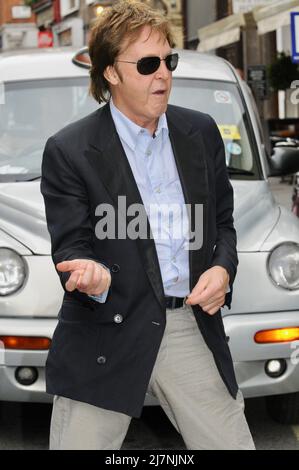 Sir Paul McCartney, Simon Aboud Book Launch Party, St Martins Lane Hotel, Londres, Royaume-Uni Banque D'Images