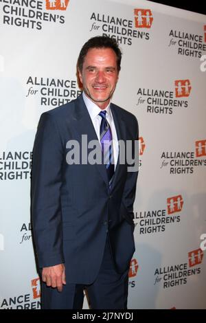 LOS ANGELES - APR 7 : Tim DeKay au dîner annuel 22st de l'Alliance pour les droits des enfants à l'hôtel Beverly Hilton le 7 avril 2014 à Beverly Hills, CA Banque D'Images