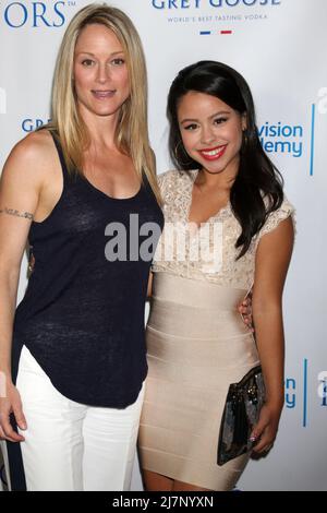 LOS ANGELES - 1 JUIN: Teri Polo, cierra Ramirez à l'Académie de télévision annuelle 7th distinctions honorifiques à l'Hôtel SLS le 1 juin 2014 à Los Angeles, CA Banque D'Images