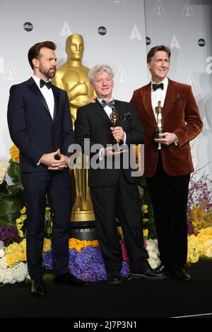 LOS ANGELES - 2 MARS : Jason Sudeikis et les cinéastes Malcolm Clarke et Nicholas Reed, lauréats du meilleur documentaire, sujet court aux Academy Awards 86th au Dolby Theatre, Hollywood & Highland, le 2 mars 2014 à Los Angeles, CA Banque D'Images