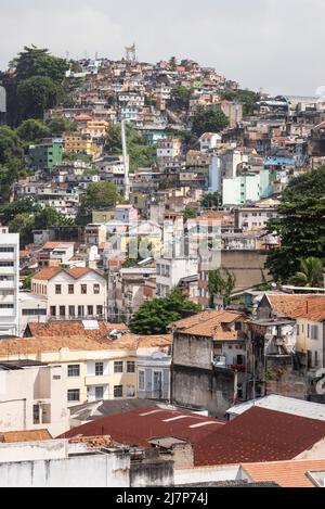 Belle vue sur la colline de Providencia Favela dans le centre-ville Banque D'Images