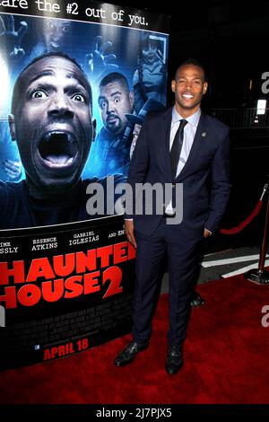 LOS ANGELES - APR 16 : Marlon Wayans à la première mondiale « A Haunted House 2 » aux cinémas Regal 14 le 16 avril 2014 à Los Angeles, Californie Banque D'Images