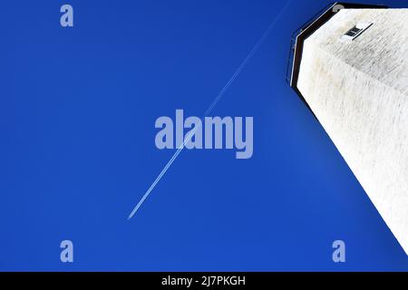 PREMIÈRE OBSERVATION : la lumière à crochet sablonneux du NJ a été achevée en 1764 et est le plus ancien phare opérationnel des États-Unis situé sur la base militaire de fort Hancock. Banque D'Images