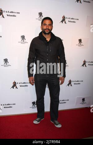 LOS ANGELES - 31 MARS : Ignacio Serricchio au studio LA Ballroom Grand inauguration au STUDIO LA Dance le 31 mars 2014 à Sherman Oaks, Californie Banque D'Images