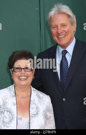 LOS ANGELES - JUL 8: Debbie Macomb, Bruce Boxleitner à la Crown Media Networks juillet 2014 TCA Party à la propriété privée le 8 juillet 2014 à Beverly Hills, CA Banque D'Images