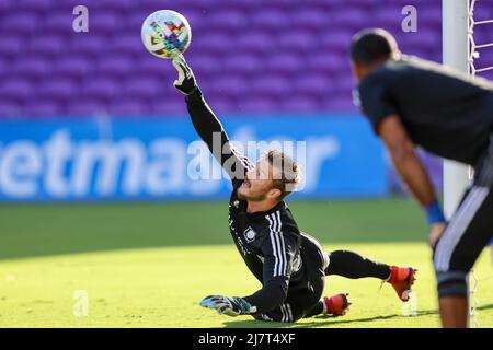 10 mai 2022 : le gardien de but D'Orlando City MASON STAJDUHAR (31) pointe le ballon dans les hauts wam pendant le match Orlando City SC vs Philadelphia Union au stade Exploria à Orlando, FL, le 10 mai 2022. (Image de crédit : © Cory Knowlton/ZUMA Press Wire) Banque D'Images