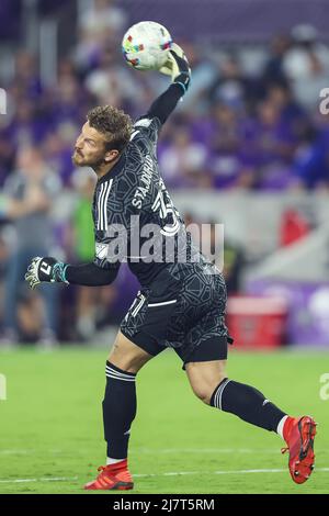 10 mai 2022 : le gardien de but D'Orlando City, MASON STAJDUHAR (31), jette un pass lors du match Orlando City SC contre Philadelphia Union au stade Explora d'Orlando, en Floride, le 10 mai 2022. (Image de crédit : © Cory Knowlton/ZUMA Press Wire) Banque D'Images