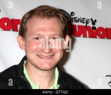 LOS ANGELES - OCT 18: Adam Wylie au 'Jake et les pirates jamais Land: Bataille pour le livre!' Costume Party Premiere au Walt Disney Studios le 18 octobre 2014 à Burbank, CA Banque D'Images