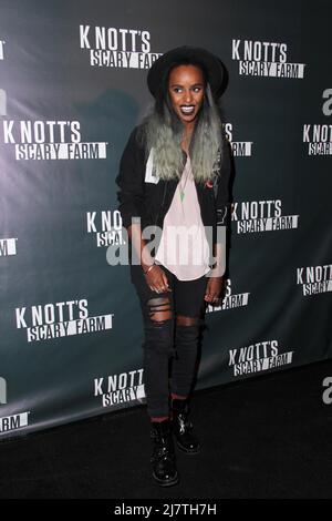 LOS ANGELES - octobre 3 : Angel Haze à la Knott's Scary Farm Celebrity ouverture de VIP à Knott's Berry Farm le 3 octobre 2014 à Buena Park, Californie Banque D'Images