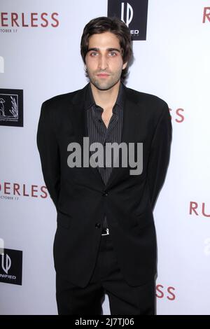 LOS ANGELES - OCT 7: Joey Bicicchi à la première 'rudderless' au Vista Theatre le 7 octobre 2014 à Los Angeles, CA Banque D'Images