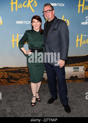 9 mai 2022, Hollywood, Californie, Etats-Unis: Kate Flannery et Chris Hasston assistent à la première saison 2 de la chaîne HBO Max's ''Hackss' (Credit image: © Billy Bennight/ZUMA Press Wire) Banque D'Images