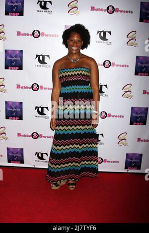 LOS ANGELES - 18 septembre : Dionne Neish à la première fête de la saison 3 « les méchants de LA POP » au MADERA Kitchen & Bar le 18 septembre 2014 à Los Angeles, Californie Banque D'Images