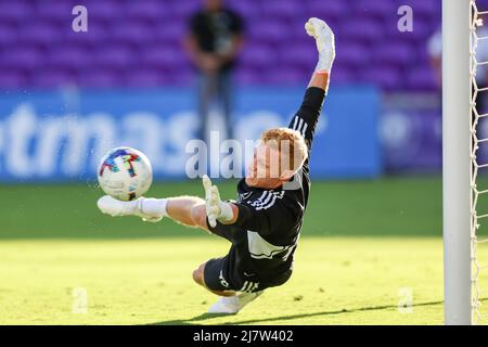 10 mai 2022: Orlando, Floride, États-Unis: Le gardien de but DE la ville d'Orlando ADAM GRINWIS (40) fait une économie pendant les échauffements pendant le match Orlando City SC vs Philadelphia Union au stade Explora. (Image de crédit : © Cory Knowlton/ZUMA Press Wire) Banque D'Images