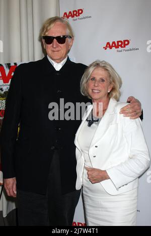 LOS ANGELES - AOÛT 1: T. Bone Burnett, Callie Khouri au déjeuner AARP IHO Jeff Bridges au Spago le 1 août 2014 à Beverly Hills, CA Banque D'Images