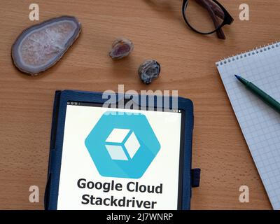 Dans cette photo illustration, Google Stackdriver appartenant à Alphabet Inc. Logo affiché sur une tablette Banque D'Images