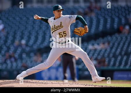 DETROIT, mi - 10 MAI : Adrian Martinez (55), lanceur de départ d'Oakland Athletics, affronte les Tigers de Detroit au Comerica Park le 10 mai 2022 à Detroit, Michigan. (Joe Robbins/image du sport) Banque D'Images