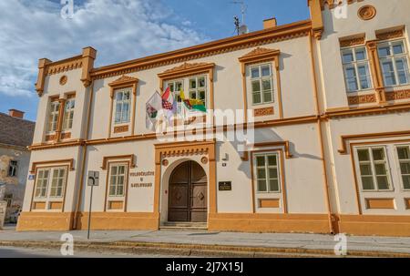 Bâtiment de l'hôtel de ville de Bjelovar dans le centre-ville de Croatie Banque D'Images