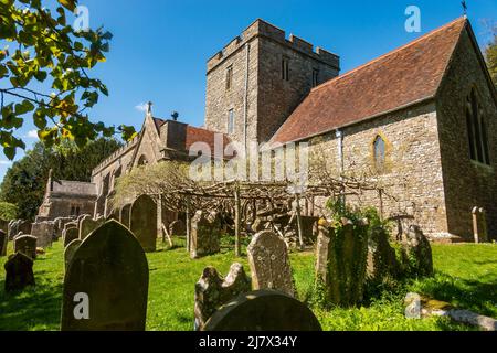 L'église Saint-Pierre, Boughton Monchelsea dans le Kent, est une excellente escale sur le sentier de la voie des greensands, au Royaume-Uni Banque D'Images