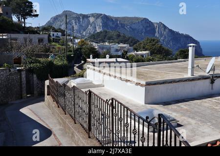 Capri – Scorcio di Monte Solaro da via Tiberio Banque D'Images