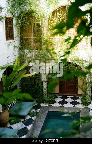 Voyager au Maroc. Riad traditionnel à Marrakech. Banque D'Images