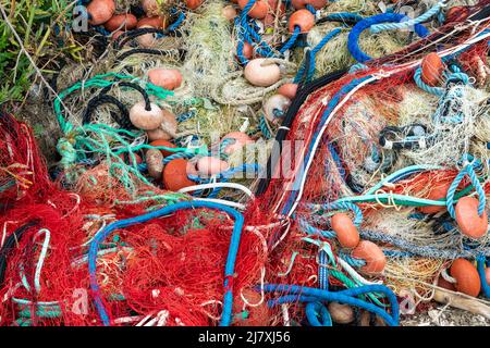 Filets de pêche colorés abstraits gros plan, motif côtier et arrière-plan Banque D'Images