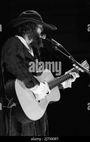 Vinicio Capossela, écrivain et joueur multi-instrumentiste italien, se produit au Teatro Romano (Vérone) le 22 juillet 2021 pour sa tournée. Banque D'Images