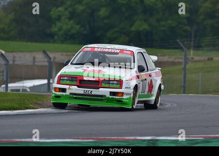 David Tomlin, Ford Sierra RS500, Une course d'une heure avec l'option d'un deuxième pilote dans les berlines emblématiques et les pilotes de voitures de tourisme qui ont concouru à partir de 19 Banque D'Images